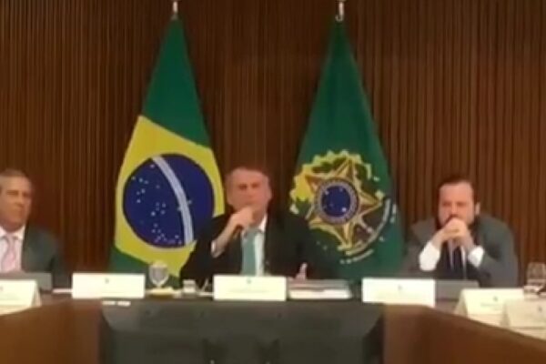 Em vídeo, Jair Bolsonaro discute ações antes das eleições para evitar “guerrilha” no Brasil