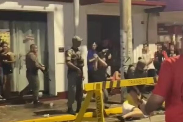 BM irá investigar conduta de policiais filmados agredindo mulher durante carnaval em São Borja