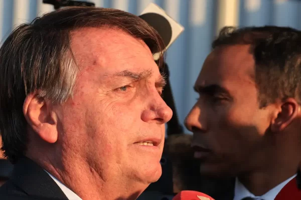 Bolsonaro não responde à PF em depoimento sobre golpe de Estado