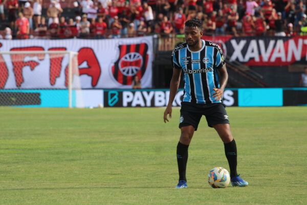 Grêmio confirma lesão de Reinaldo
