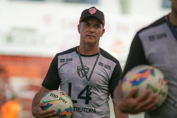 Alessandro Telles é anunciado como treinador do Brasil para a Série D