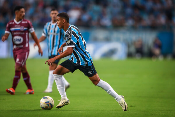 Gustavo Nunes do Grêmio passa por exame e está disponível para atuar na final do Gauchão Ipiranga