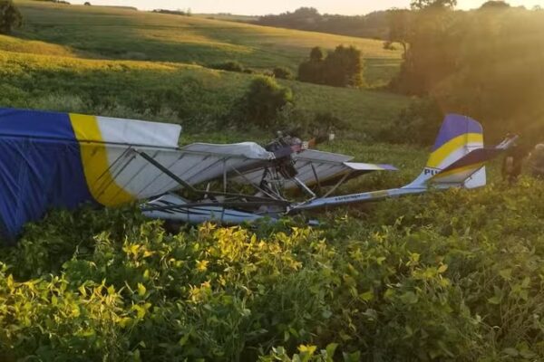 Queda de ultraleve deixa pai e filho feridos em Santa Rosa