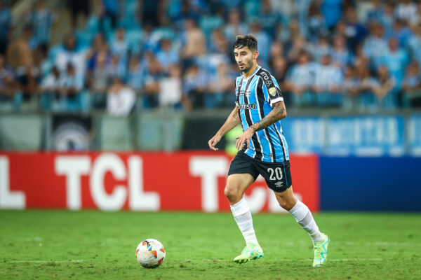 Estudiantes x Grêmio: Saiba as escalações, arbitragem e onde assistir a partida
