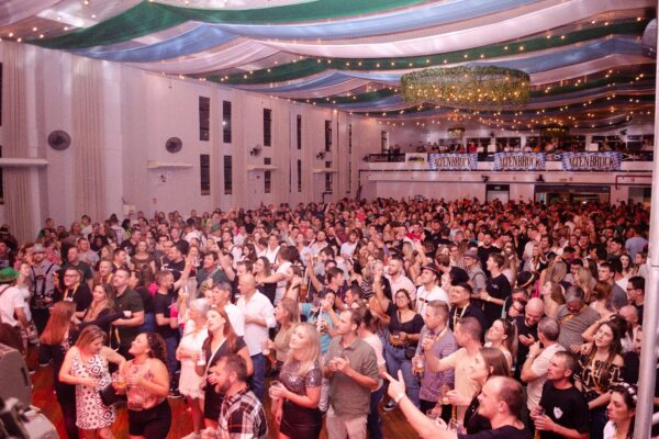 Último dia do Festival do Chopp de Feliz promete abalar as estruturas