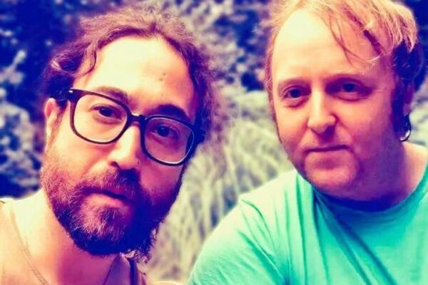 Filhos de John Lennon e Paul McCartney lançam música juntos
