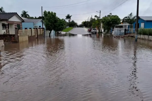 Chuvas causam alagamentos em diversas cidades gaúchas