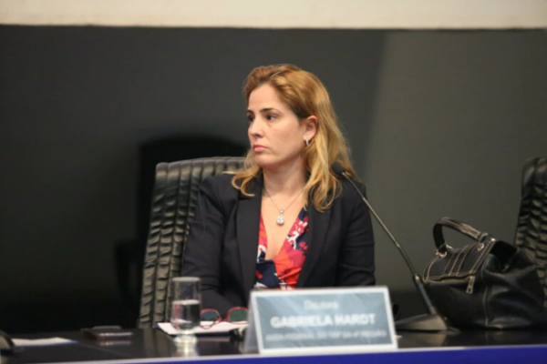 CNJ afasta juíza Gabriela Hardt por descumprimentos da lei e irregularidades na Operação Lava Jato