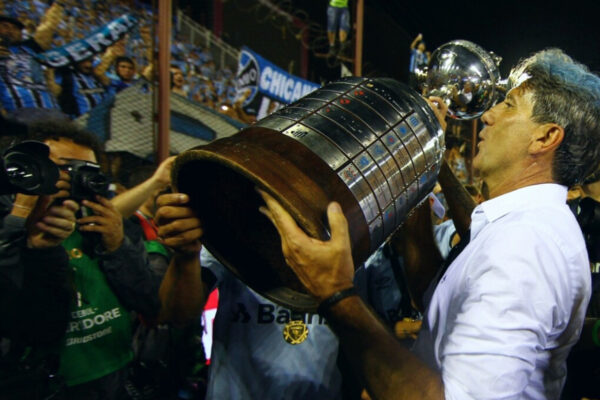 Renato Portaluppi é o treinador com mais vitórias na história da Libertadores
