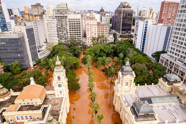 Inundação em Porto Alegre foi falta de manutenção, afirma manifesto assinado por 42 especialistas