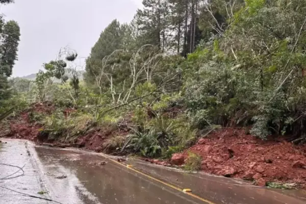 Canela tem alerta de evacuação para moradores de áreas de encosta por risco de deslizamentos