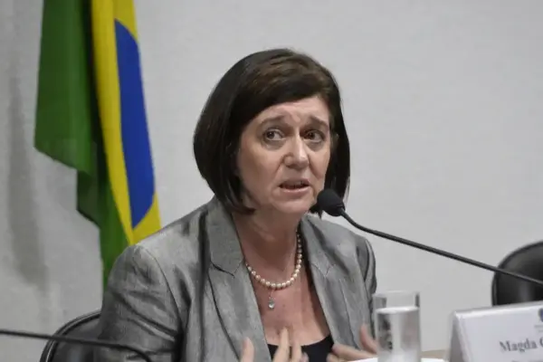 Magda Chambriard toma posse como presidente da Petrobras