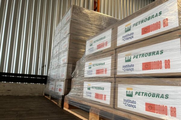 Petrobras disponibiliza bombas de desalagamento e repasse de R$ 10 milhões ao RS