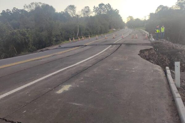 Prefeitura de Capela de Santana entrará com ação contra CSG após rompimento de asfalto na ERS 240