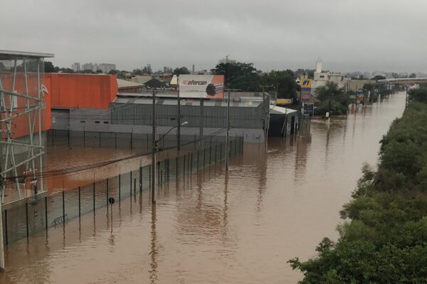 Canoas estima que 50 mil moradores devem deixar suas residências por risco de inundação