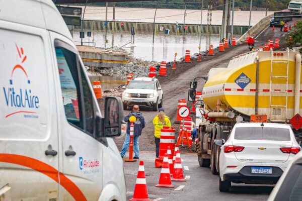 Prefeitura encaminha ampliação de corredor humanitário em Porto Alegre