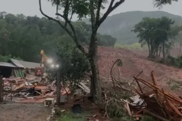 Deslizamentos de terra deixam quatro mortos em Gramado