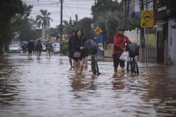 RS tem 95 mortes confirmadas por conta das enchentes