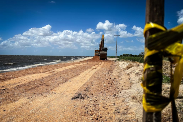 Começa a recuperação da estrada do Pontal da Barra duramente afetada pelas enchentes