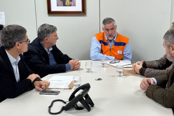 Em reunião com ministro Paulo Pimenta, Grêmio apresenta medidas de melhorias para os bairros Humaitá, Farrapos e Navegantes