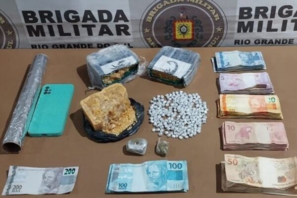 Mulher é presa por tráfico de drogas no centro de Pelotas