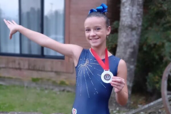 Atingida pela enchente, jovem bailarina de São Leopoldo busca ajuda para participar do Festival de Dança de Joinville