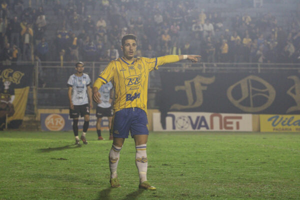 Leo Ferraz tem contrato renovado com o Pelotas