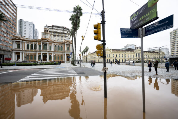 Câmara de Porto Alegre aprova isenção de IPTU até dezembro para atingidos pelas enchentes