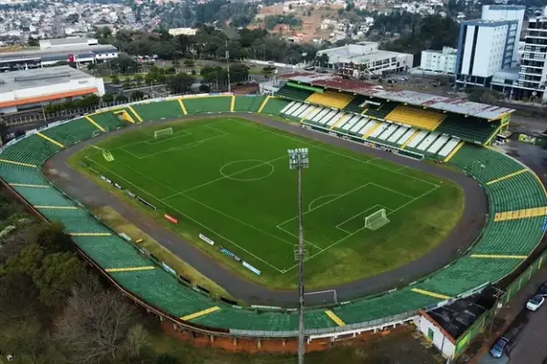 Ypiranga estuda substituição do gramado do Colosso da Lagoa por sintético