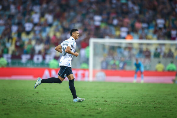 Gustavo Nunes se despede do Grêmio com gol e eliminação em última partida: “Agradeço ao torcedor”