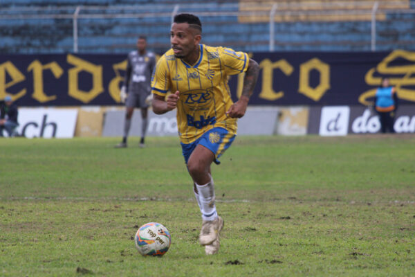 Warlei e Vitor Jr. retornam e Nicolas Ferri fica de fora do último jogo do Pelotas no Gauchão A2