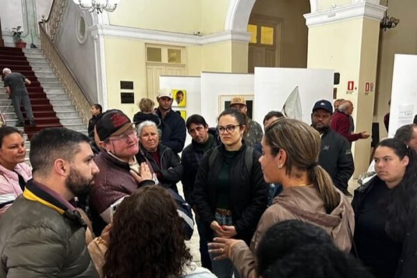 Moradores do Pontal da Barra vão até a Prefeitura reivindicar melhorias na localidade