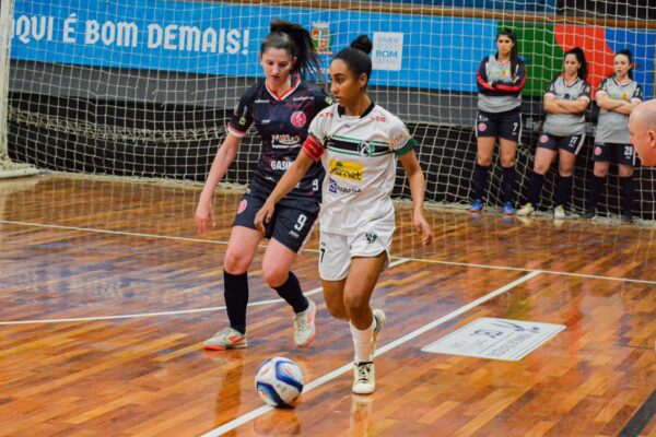 Malgi goleia o Santa Cruz Futsal pelo Gauchão de Futsal Feminino