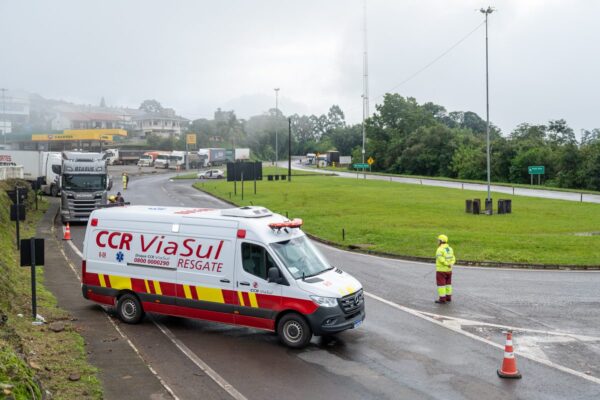 Justiça Federal condena CCR Via Sul e ANTT a indenizar família de vítima de pedrada na freeway