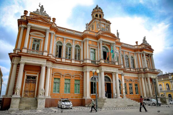 Prefeitura de Porto Alegre abre inscrições de concurso para auditor-fiscal