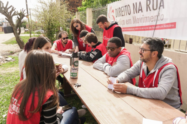 Projeto Direito na Rua, da UCPel, promove assistência jurídica na Vila Farroupilha neste sábado