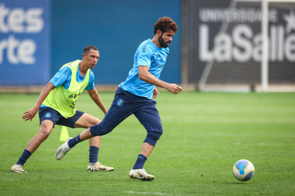 Grêmio relaciona Diego Costa, Rodrigo Caio e Nathan Fernandes para partida da Copa FGF