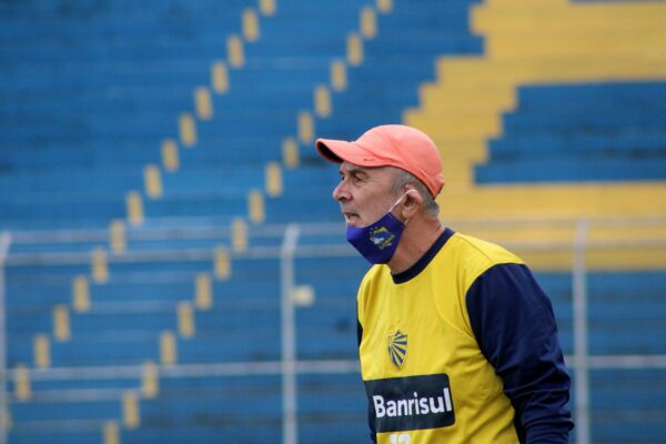 Lobas iniciam disputa da semifinal do Gauchão Feminino Sub-15 neste sábado