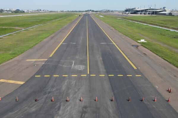 Aeroporto Salgado Filho conclui recuperação da pista e se aproxima da reabertura