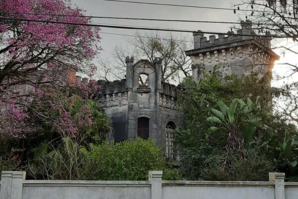 Ministério Público ajuíza ação para restauro do Castelo Simões Lopes em Pelotas