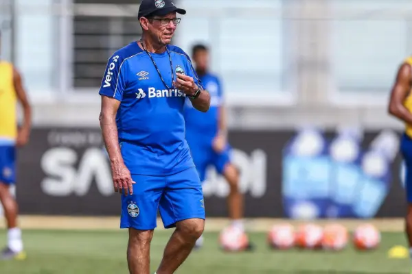 Grêmio comunica saída de auxiliar técnico de Renato Portaluppi