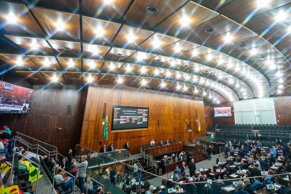 Assembleia Legislativa aprova reajuste do piso regional no RS