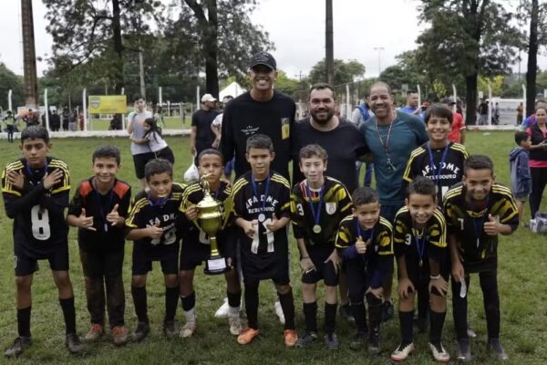 Lucas Barbosa, artilheiro do Juventude, promove torneio beneficente em São Paulo com foco em crianças