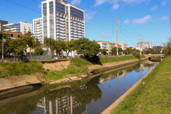 Corpo é encontrado no Arroio Dilúvio, em Porto Alegre